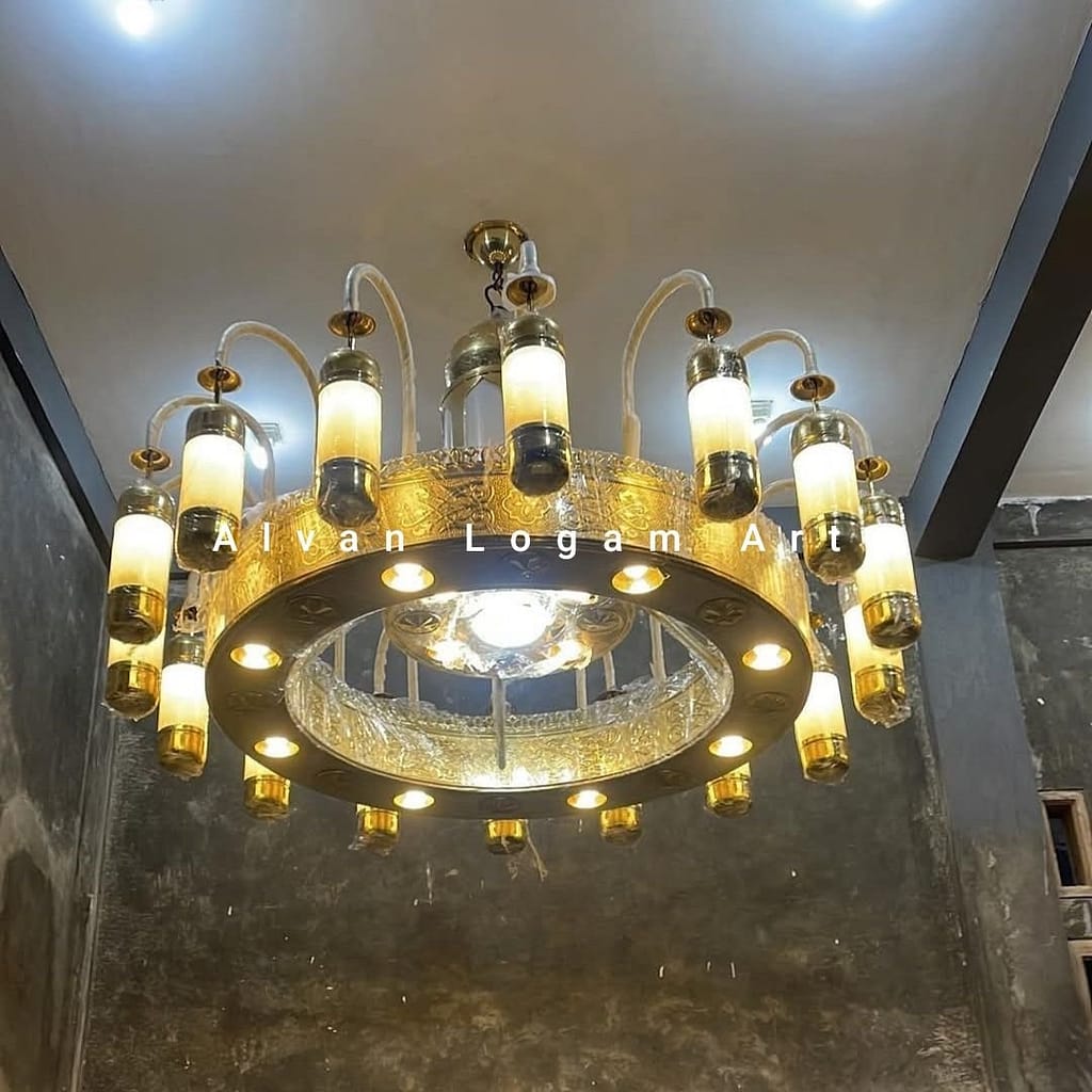 Replika lampu nabawi Kuningan