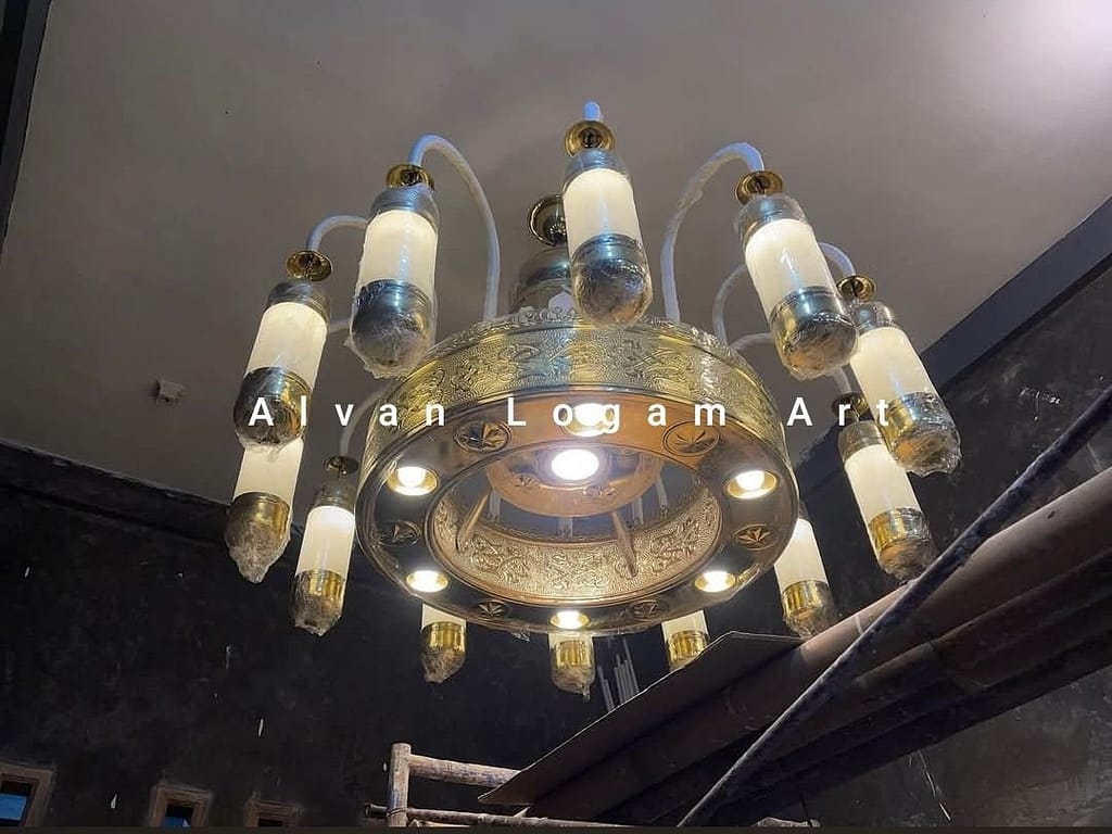 Lampu gantung masjid