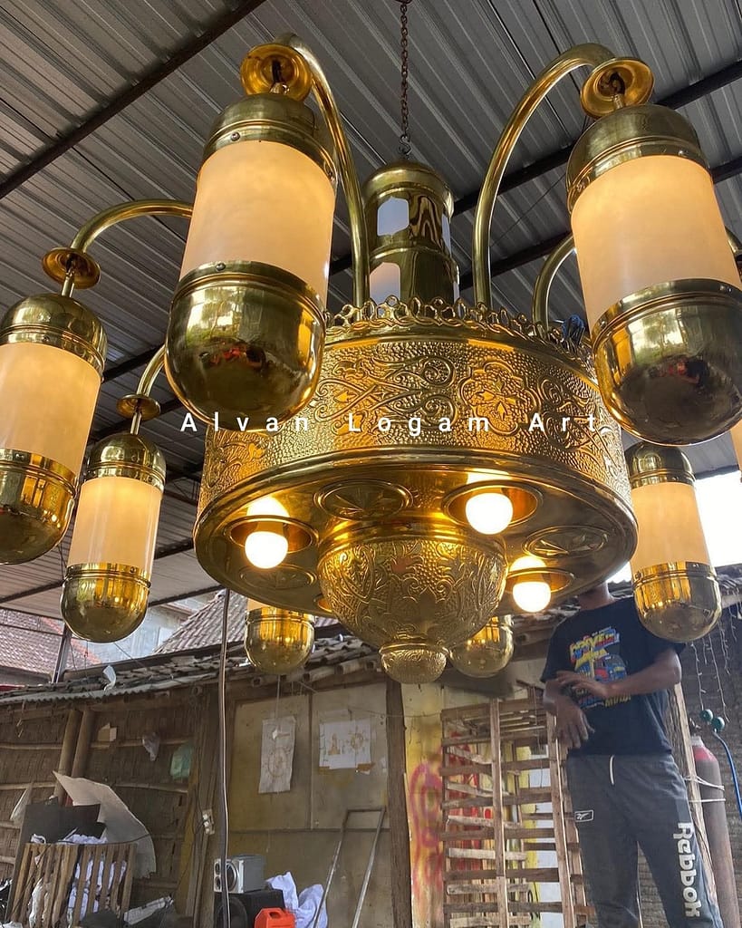 Lampu masjid tembaga